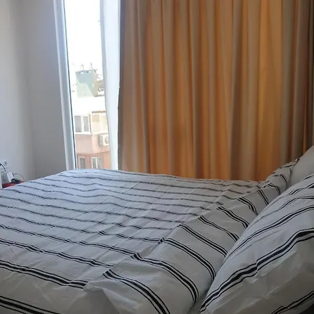 New High Floor 2br In Heart Of Daire